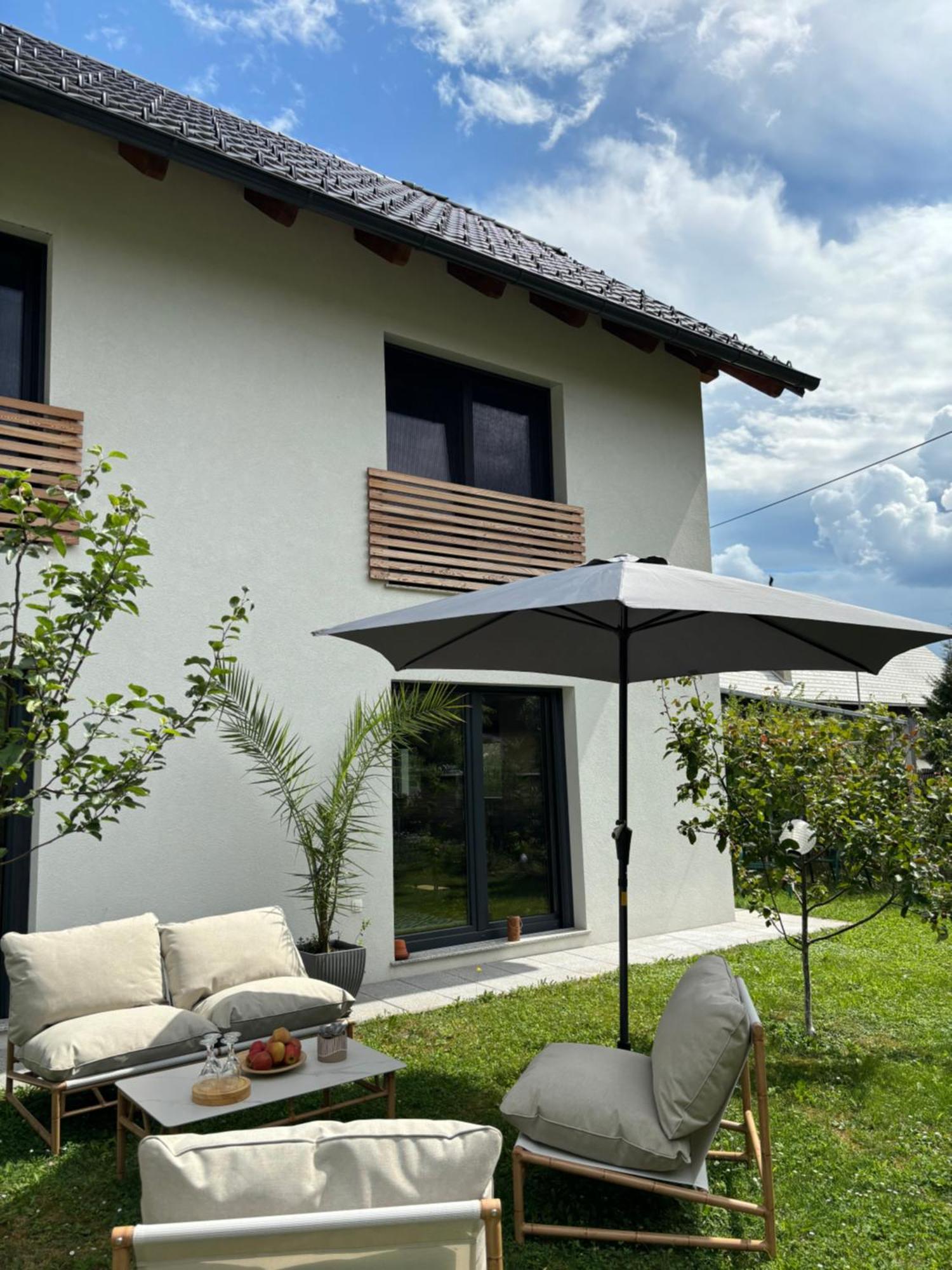 Zirovnica Aura Apartments מראה חיצוני תמונה