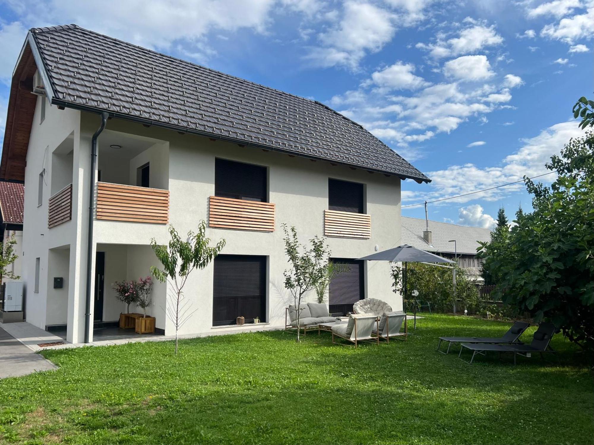 Zirovnica Aura Apartments מראה חיצוני תמונה
