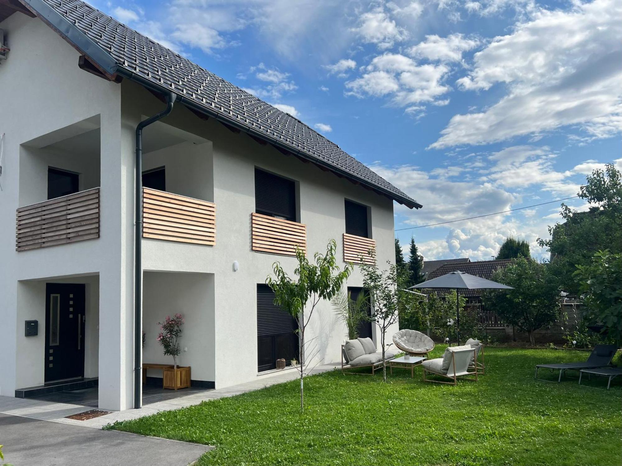 Zirovnica Aura Apartments מראה חיצוני תמונה