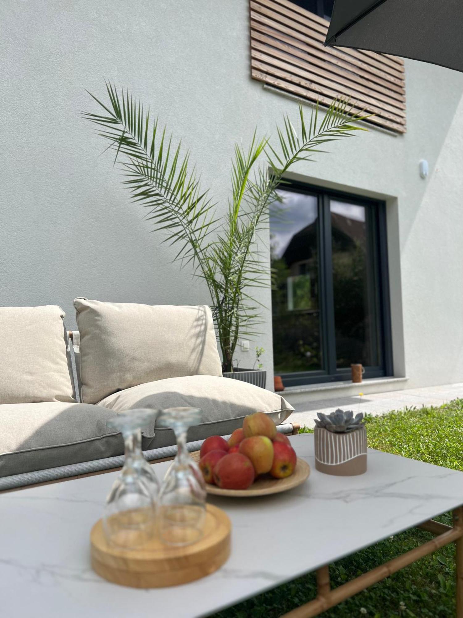 Zirovnica Aura Apartments מראה חיצוני תמונה