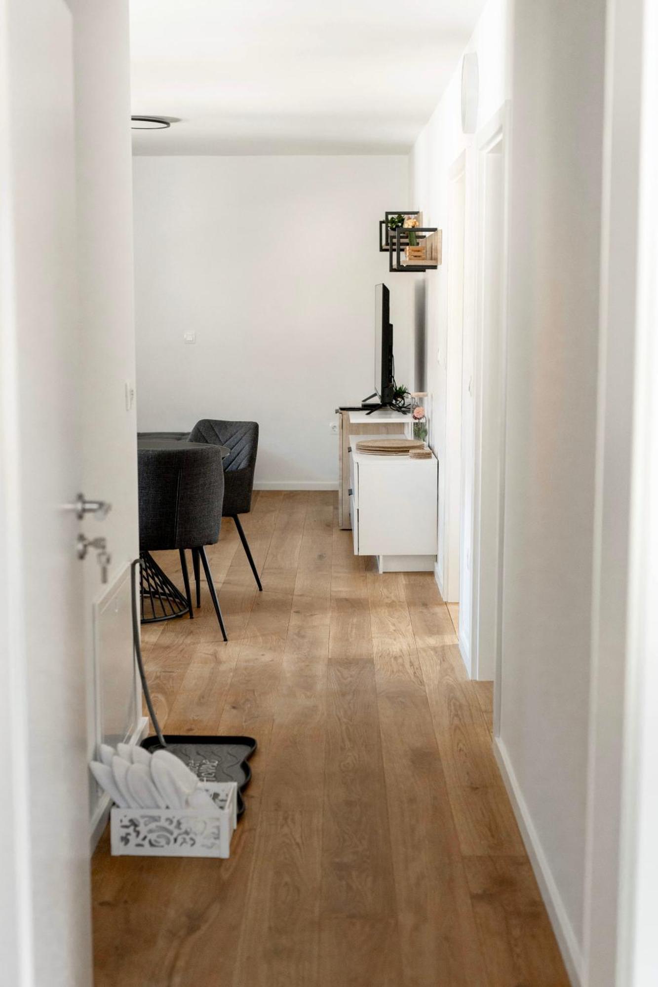 Zirovnica Aura Apartments מראה חיצוני תמונה