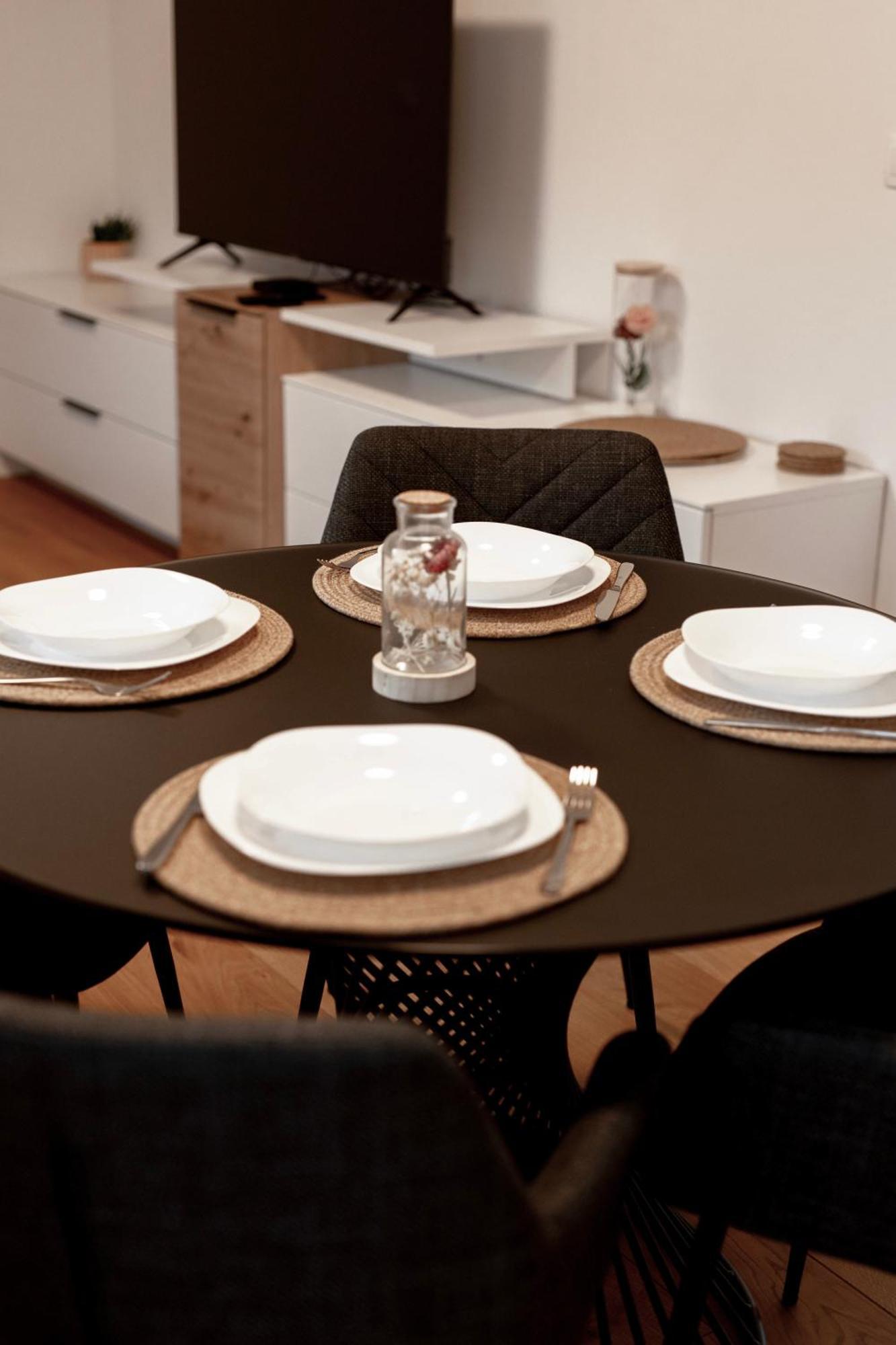 Zirovnica Aura Apartments מראה חיצוני תמונה