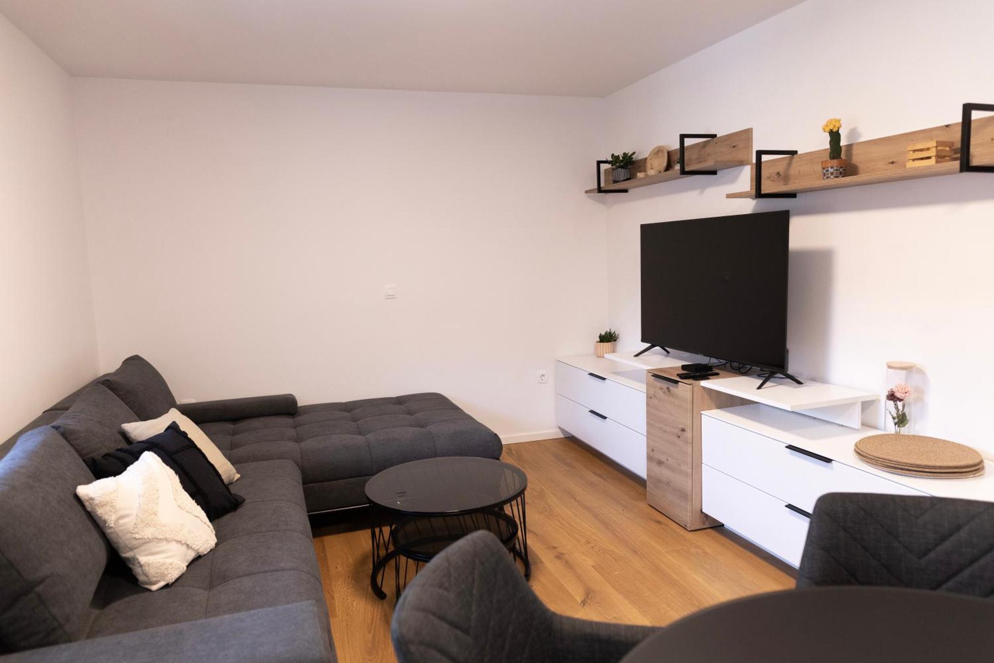 Zirovnica Aura Apartments מראה חיצוני תמונה