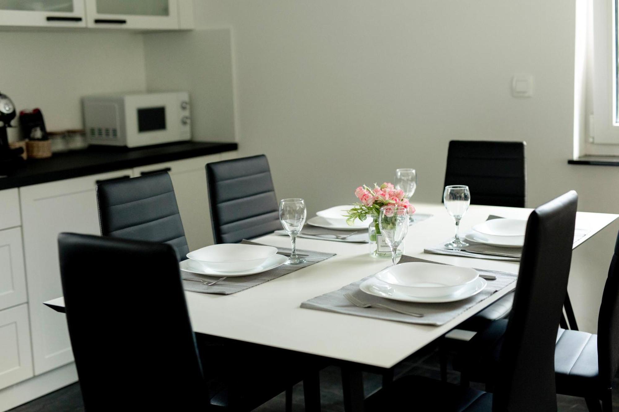 Zirovnica Aura Apartments מראה חיצוני תמונה