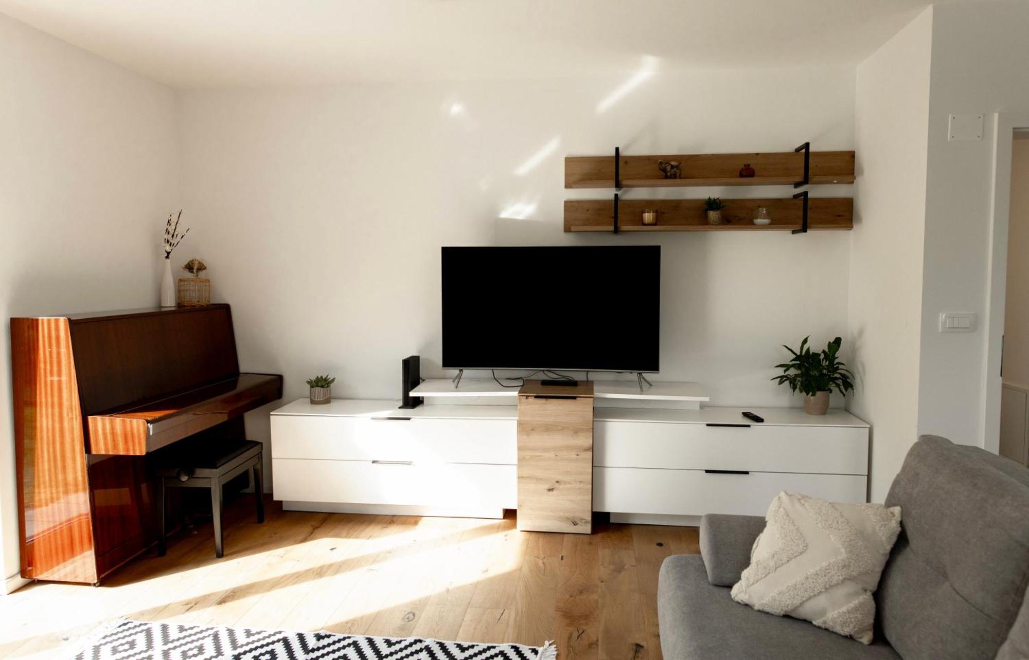 Zirovnica Aura Apartments מראה חיצוני תמונה