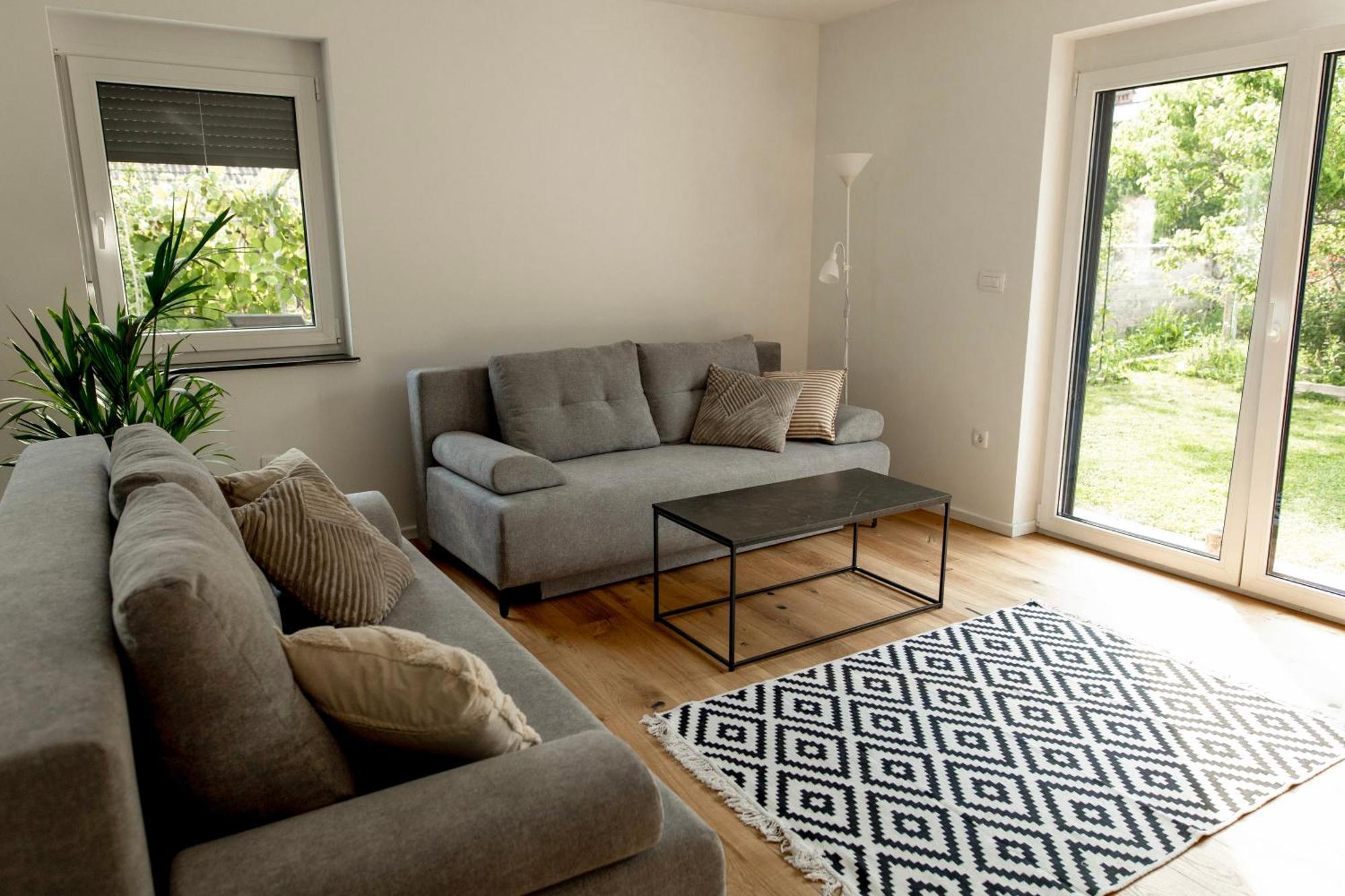 Zirovnica Aura Apartments מראה חיצוני תמונה